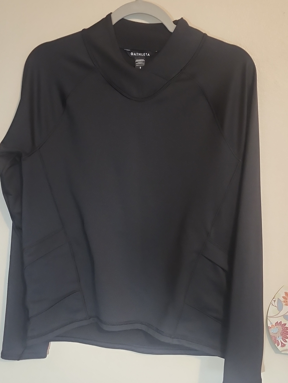 Athleta Black Long-Sleeve Performance Pullover/Size Small